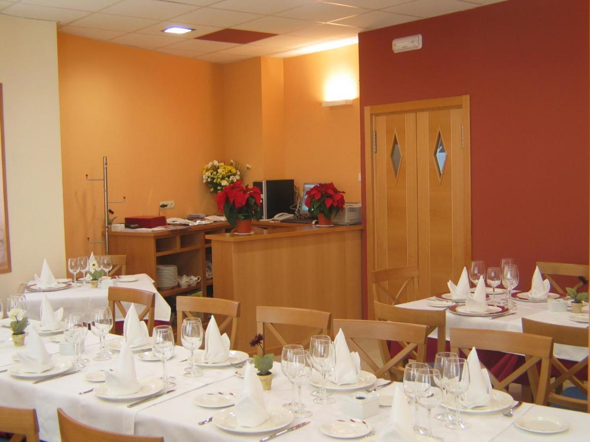 Hostal Ciudad De Caparra Carcaboso Bagian luar foto