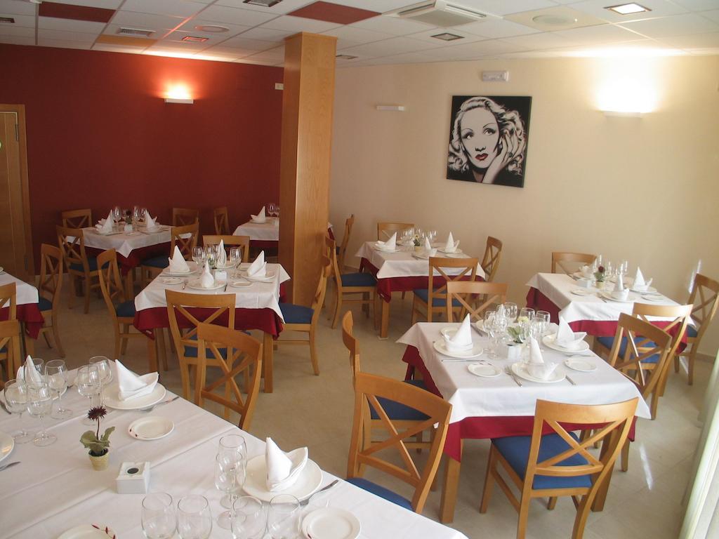 Hostal Ciudad De Caparra Carcaboso Bagian luar foto