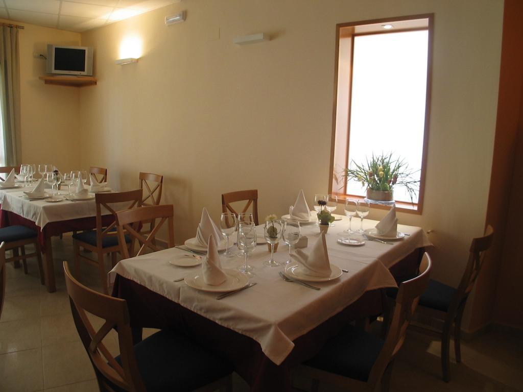 Hostal Ciudad De Caparra Carcaboso Bagian luar foto