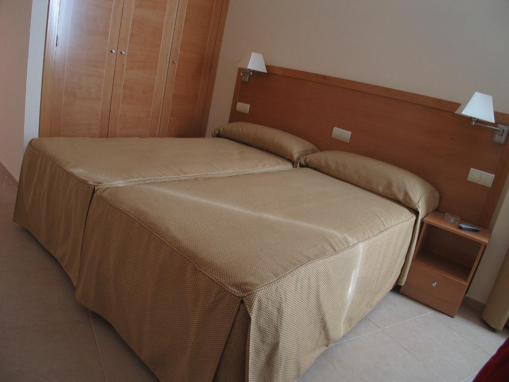 Hostal Ciudad De Caparra Carcaboso Bagian luar foto